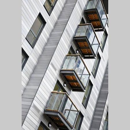 Modern Apartment At Slough Station, London In 18 Mins! Bagian luar foto